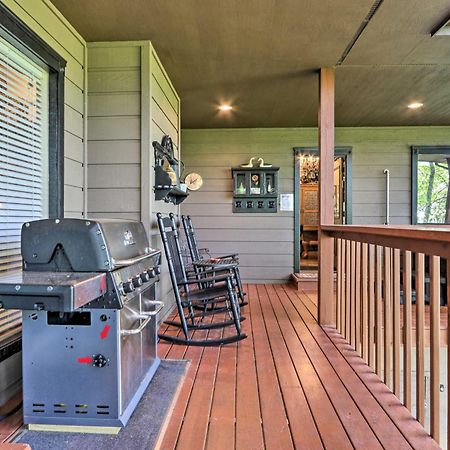 Eclectic Cabin With Hot Tub 1 Mi To Ober แกตลิงเบิร์ก ภายนอก รูปภาพ
