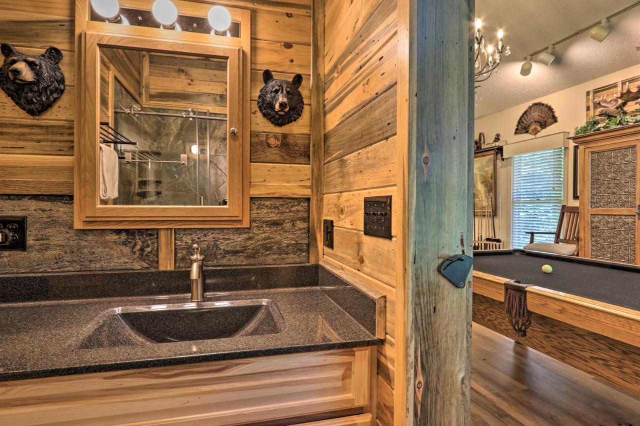 Eclectic Cabin With Hot Tub 1 Mi To Ober แกตลิงเบิร์ก ภายนอก รูปภาพ
