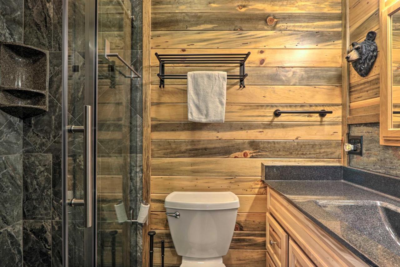 Eclectic Cabin With Hot Tub 1 Mi To Ober แกตลิงเบิร์ก ภายนอก รูปภาพ
